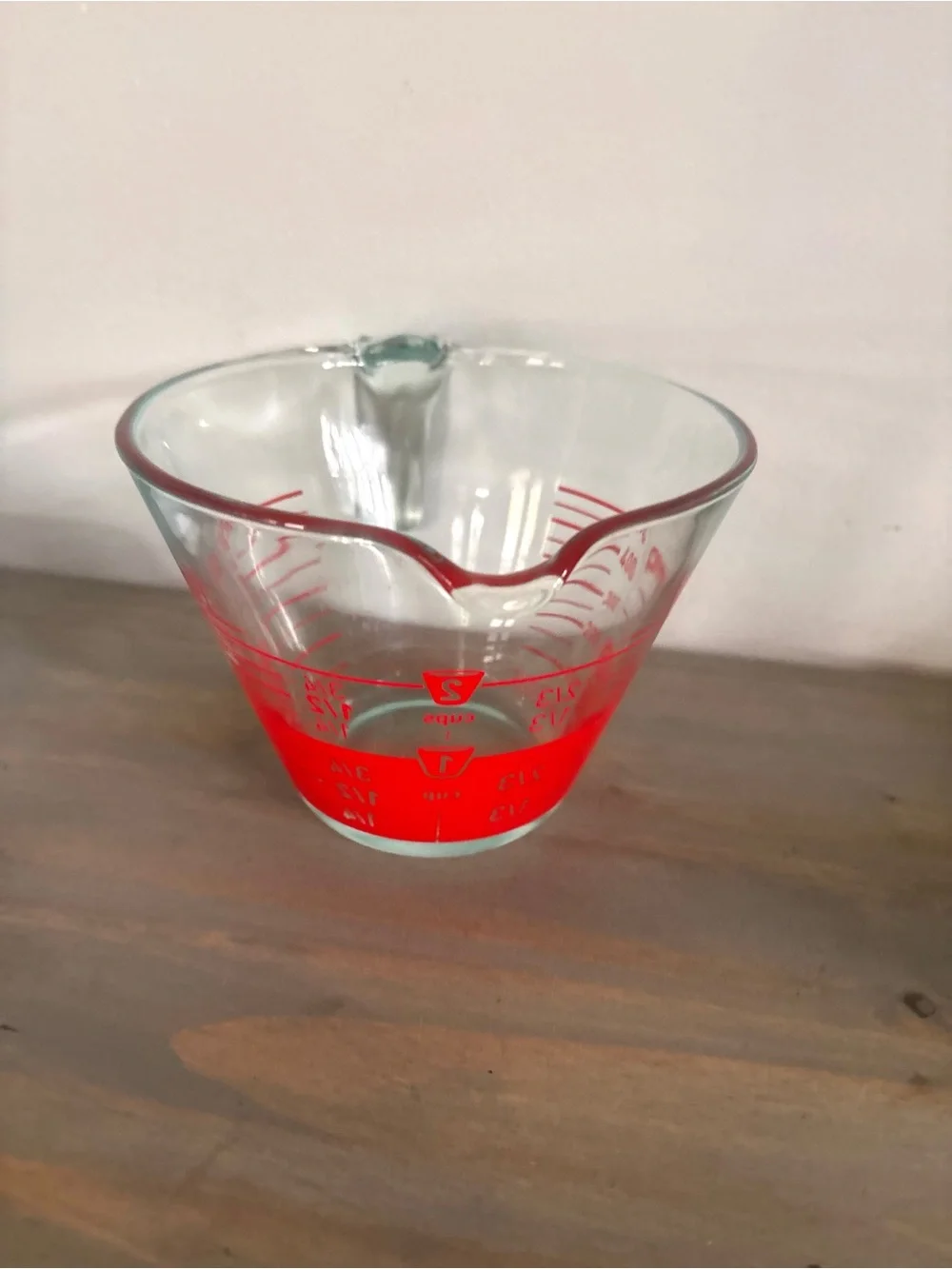 Vintage Pyrex 2 Cup Reverse/ Inverted Print Read Red Letter Measuring Cup